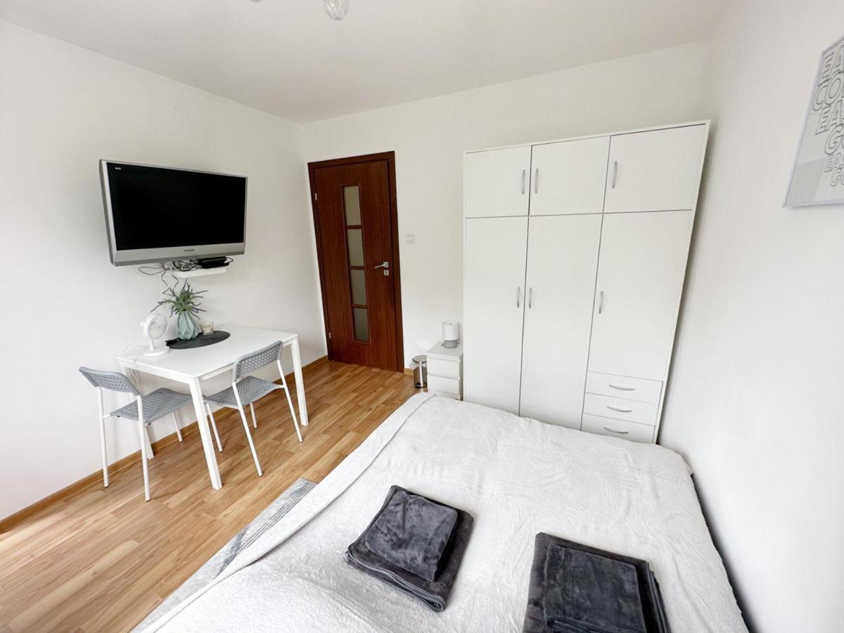 Anielewicza 26 Rooms Варшава Екстериор снимка